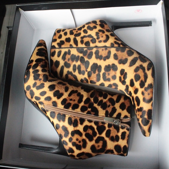 NINE WEST LEOPARD BOOTIES - Picture 2 of 8
